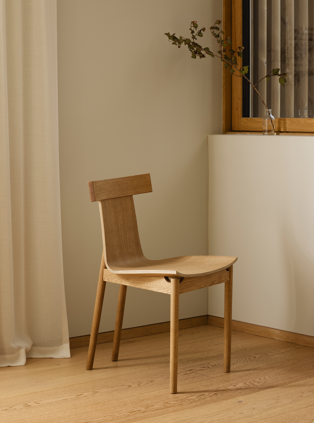 INTRODUCING Iden dining chair